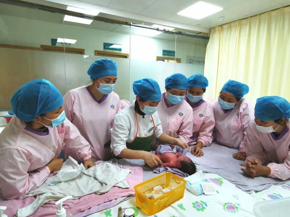 鹿邑县妇婴监护型护送
